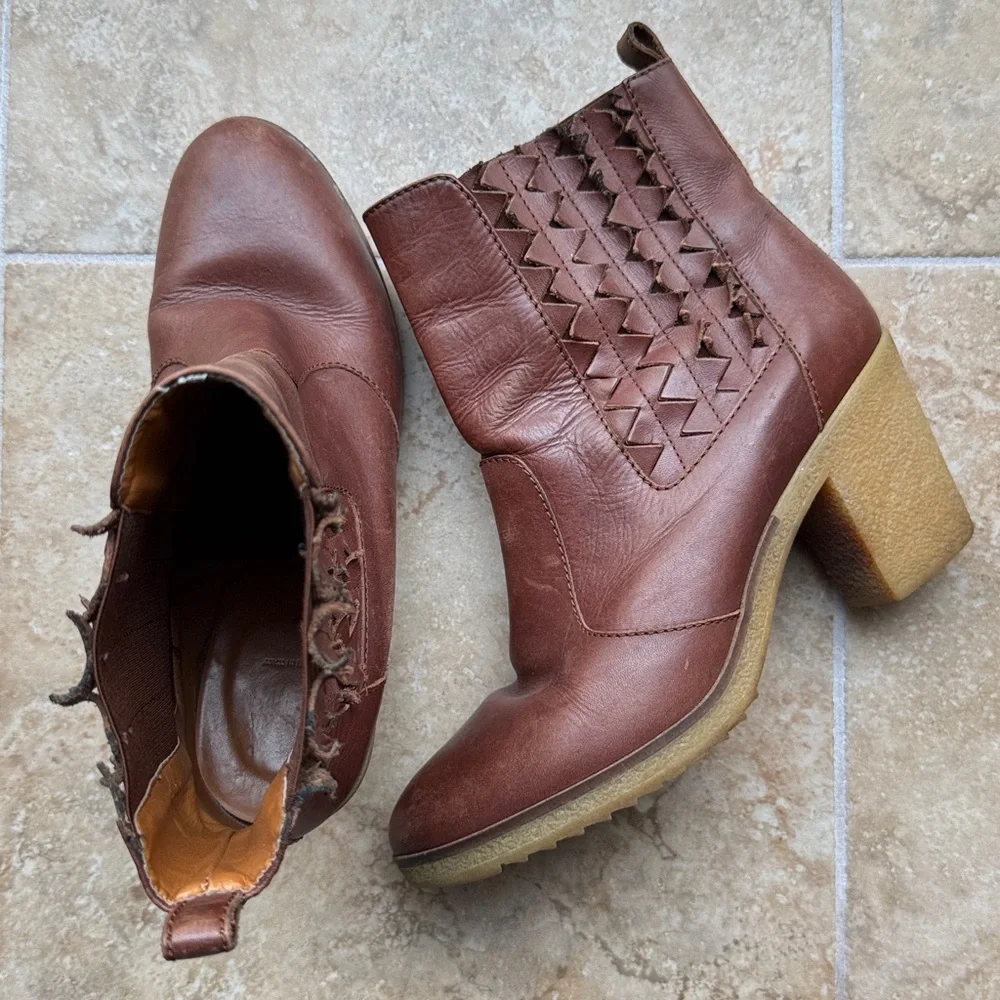 Anthropologie Chelsea Boot Jasper Jeera Triangle Trails Ankle Size 40/10 Leather